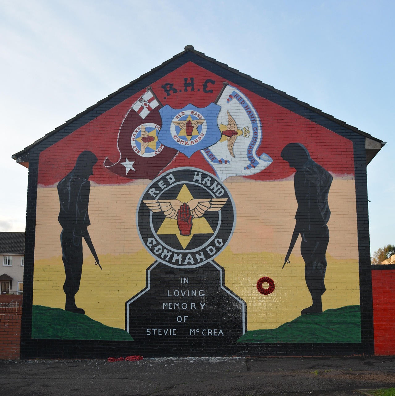 Independent Report on Paramilitary Group Transition to Disbandment recommends the establishment of an independent transition mechanism