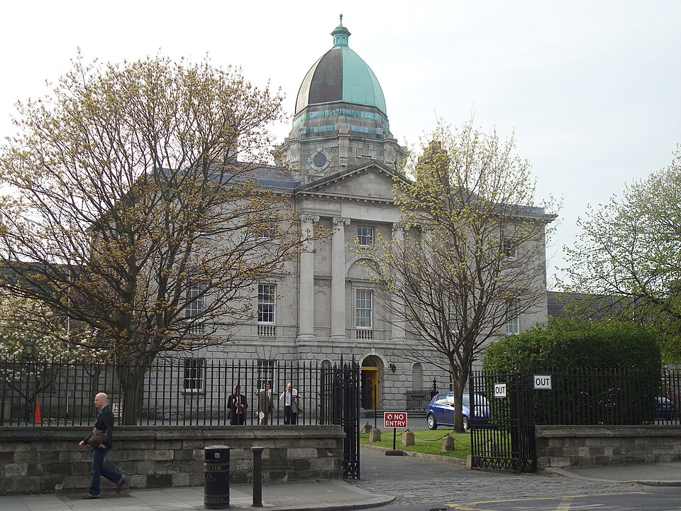 Rural legal services at risk as trainee contracts cluster in Dublin