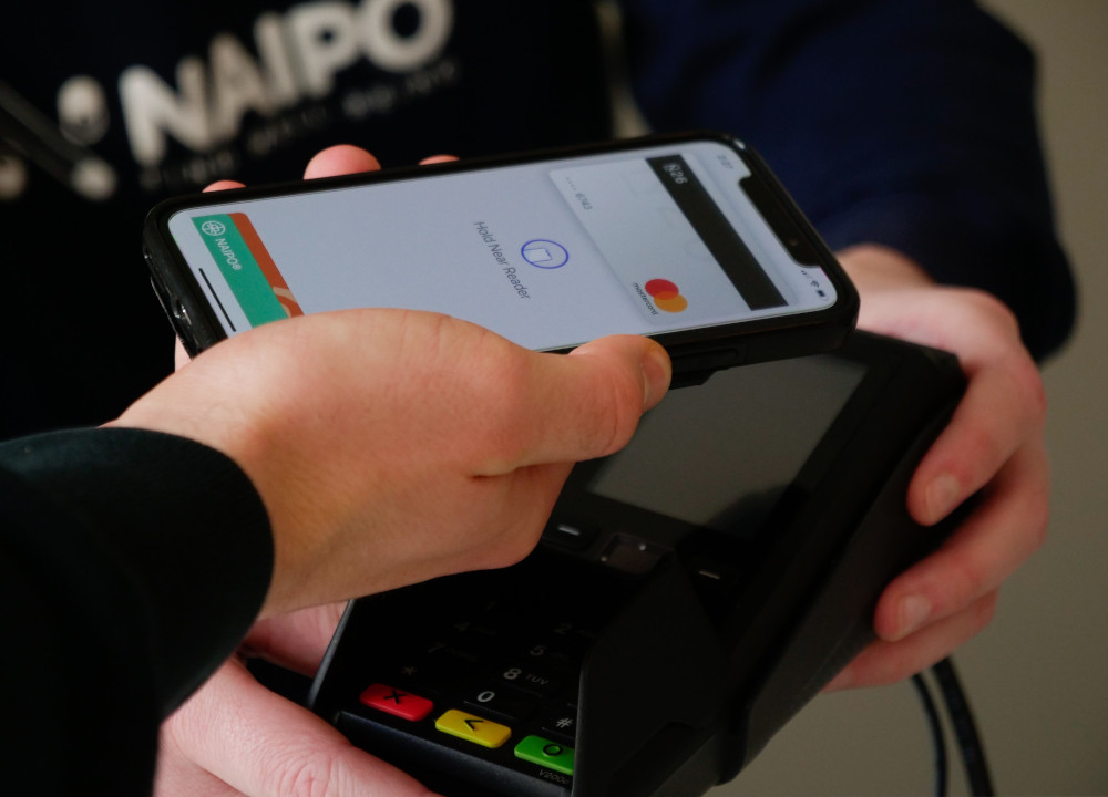 Apple sued over monopoly on contactless payments