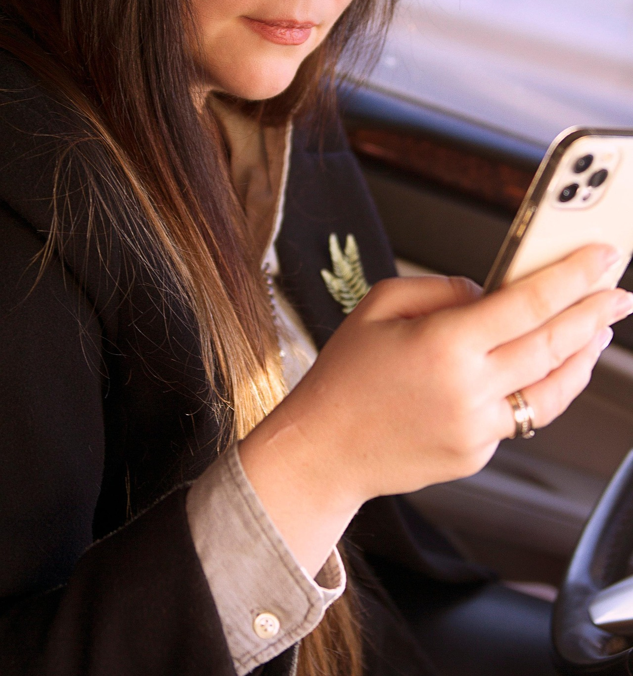 Northern Ireland law to tackle use of mobile phones while driving